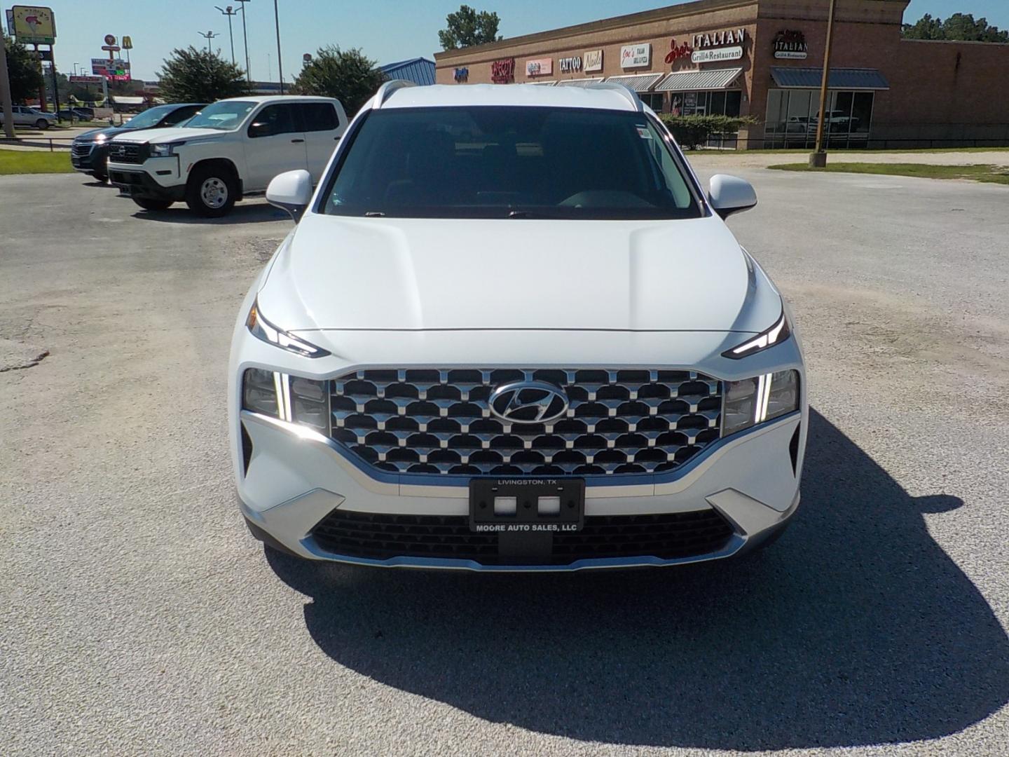 2021 White /Gray Hyundai Santa Fe (5NMS24AJ1MH) , Automatic transmission, located at 1617 W Church Street, Livingston, TX, 77351, (936) 327-3600, 30.710995, -94.951157 - ONE OWNER! Locally owned!! Really a nice unit! - Photo#2